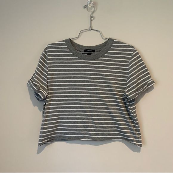 Forever 21 Cropped Tee - Picture 1 of 5